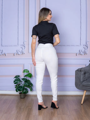 Calça Skinny Feminina em Bengaline com Cinto e Bolsos